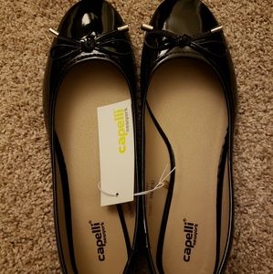 *NWT* Capelli Black Flats